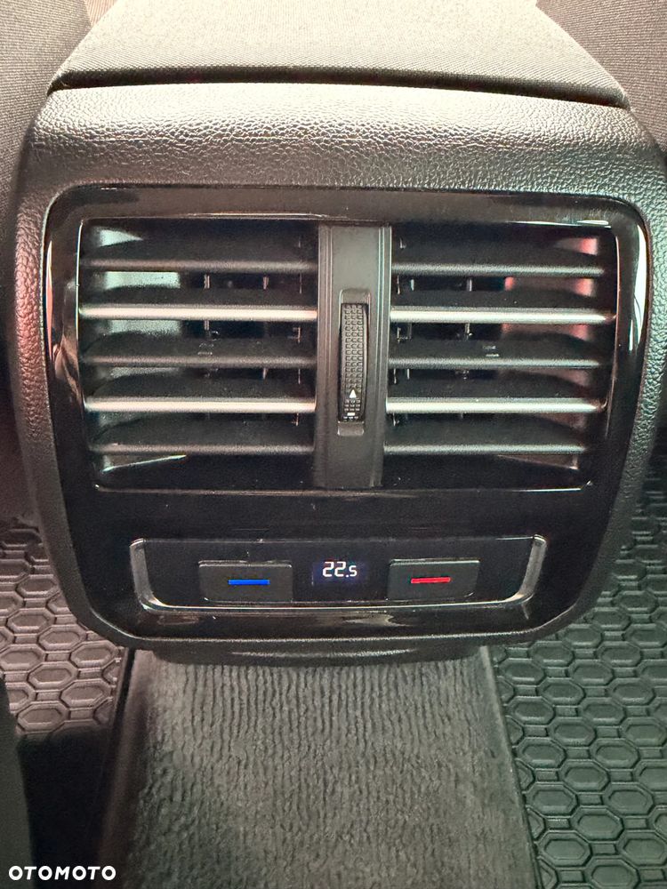 Volkswagen Passat 2.0 TDI DSG (BlueMotion Technology) Highline - 19