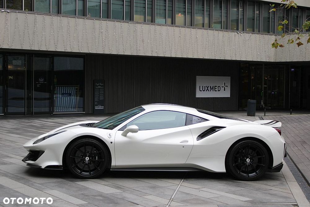 Ferrari 488 Pista - 5