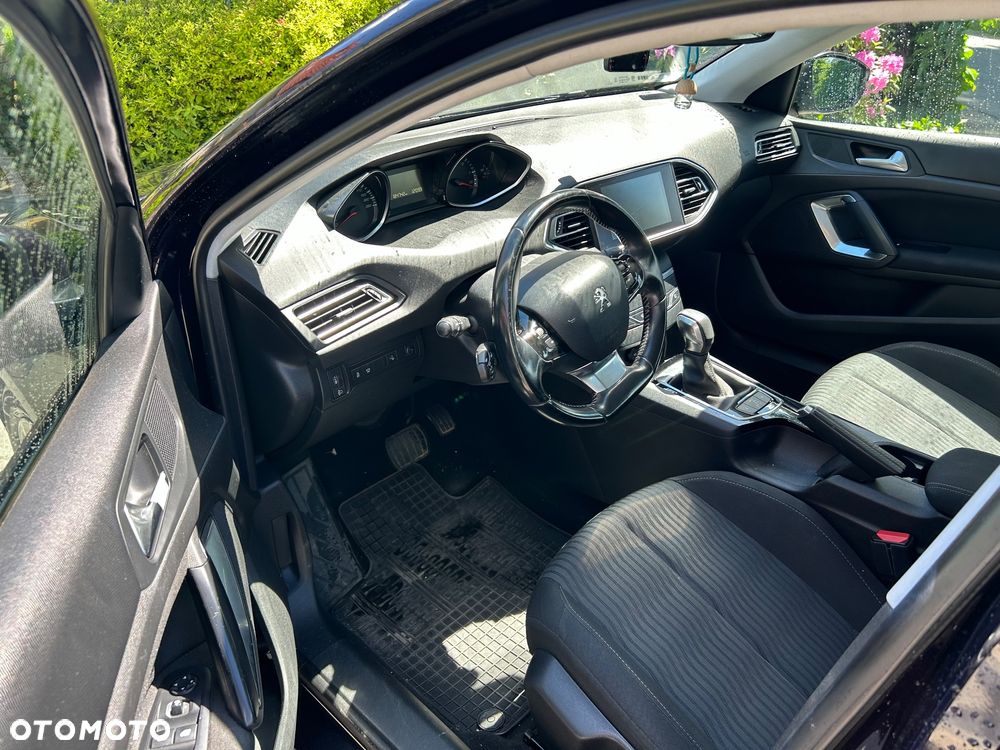 Peugeot 308 1.6 BlueHDi Allure S&S EAT6 - 8