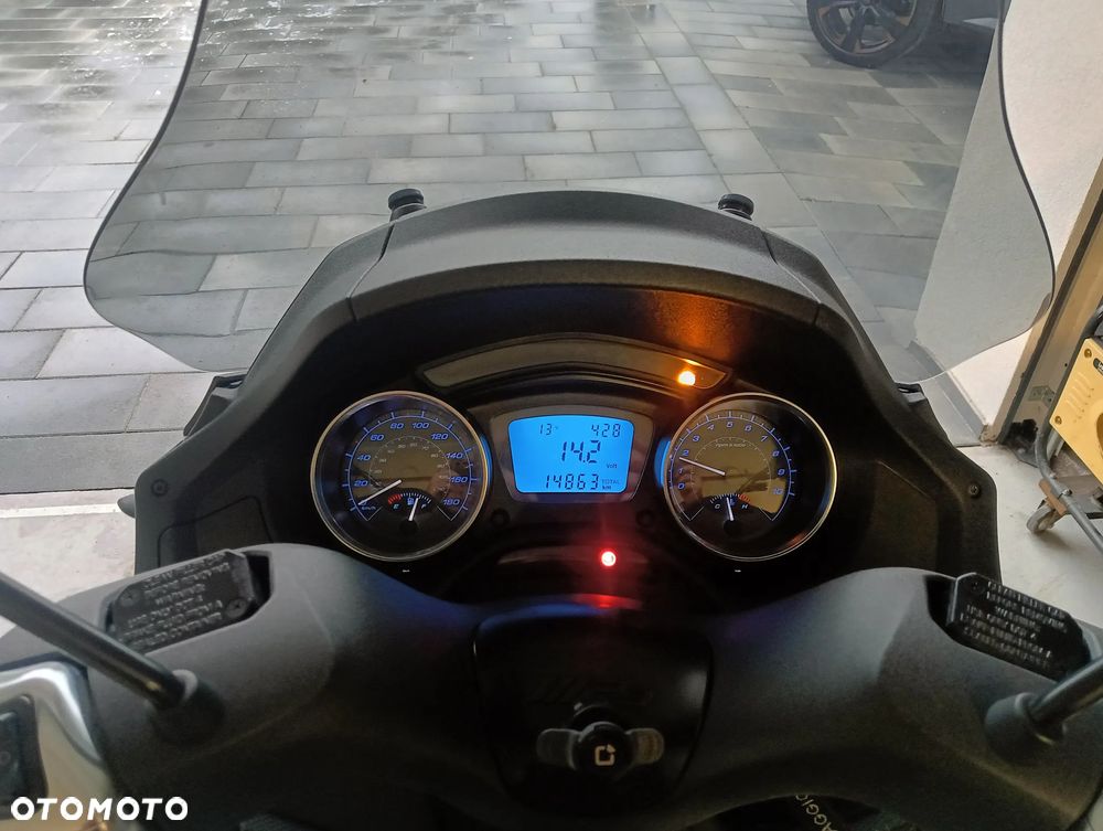 Piaggio MP-3 - 9