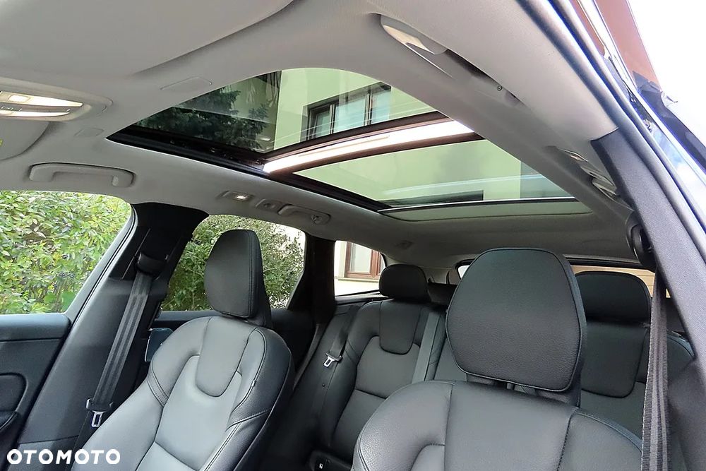 Volvo XC 60 B5 B AWD Ultimate Black Edition - 27