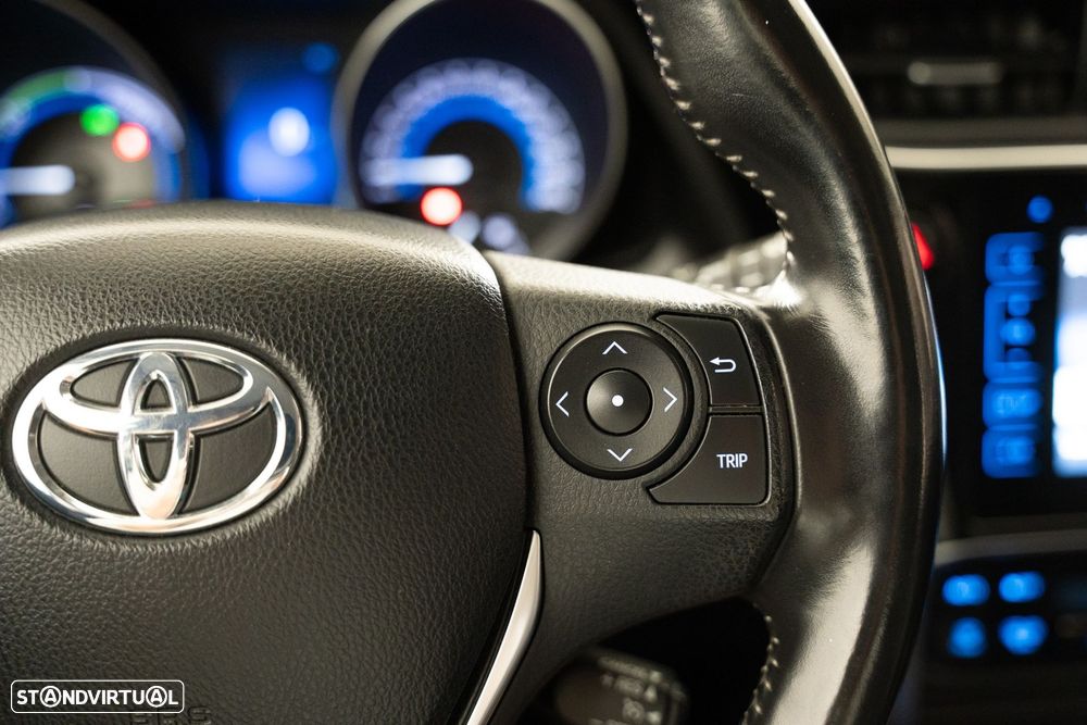 Toyota Auris Touring Sports - 25