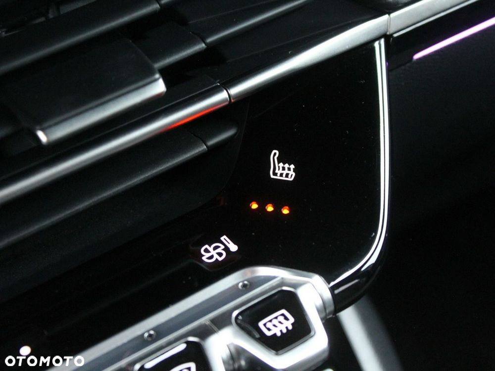 Peugeot 2008 1.2 PureTech GT S&S EAT8 - 23