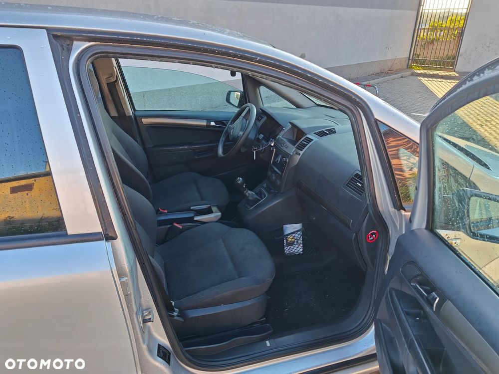 Opel Zafira 1.8 Family - 8