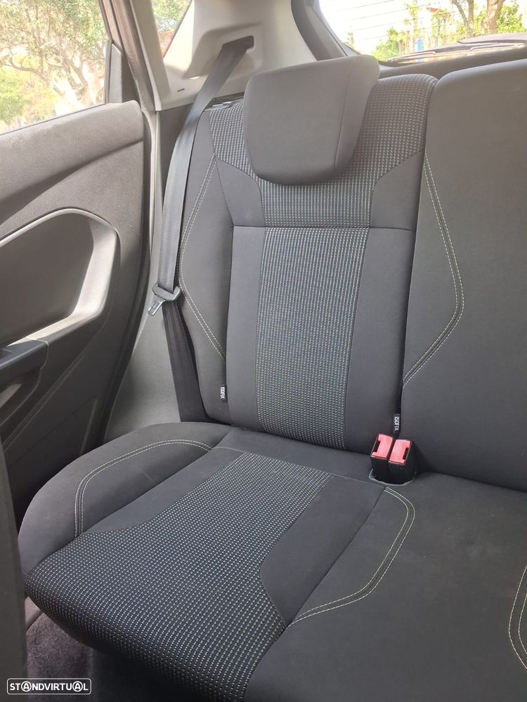 Ford Fiesta 1.0 T EcoBoost Titanium - 10