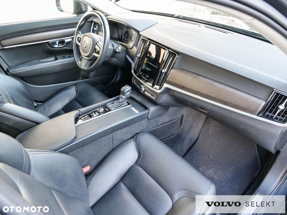 Volvo V90 Cross Country - 30