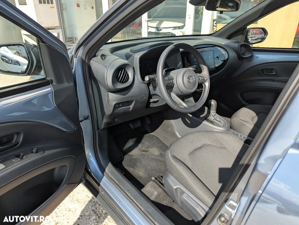 Toyota Aygo X 1.5l HEV 116CP Active - 11