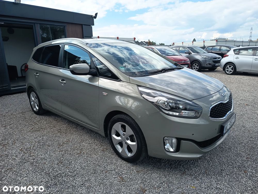 Kia Carens 1.6 GDI Dream-Team Edition - 13
