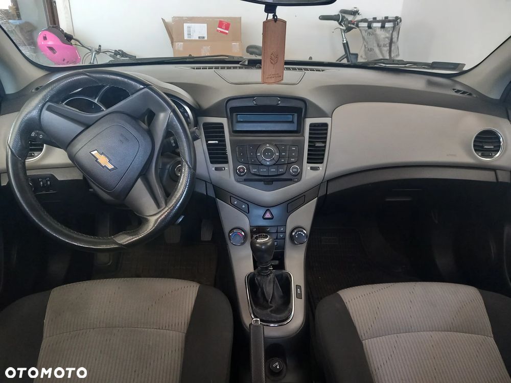 Chevrolet Cruze 1.6 LT - 16