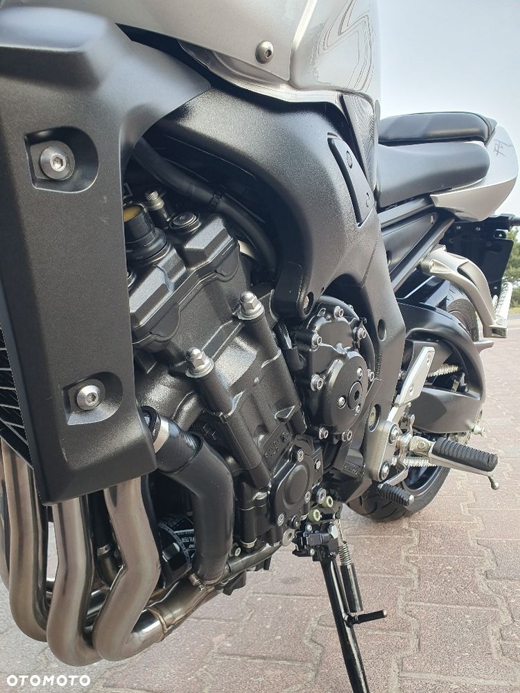 Yamaha FZ - 15