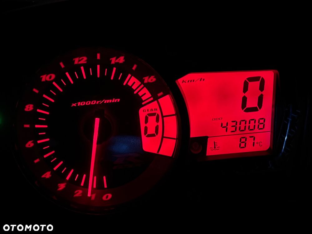 Suzuki GSX-R - 8