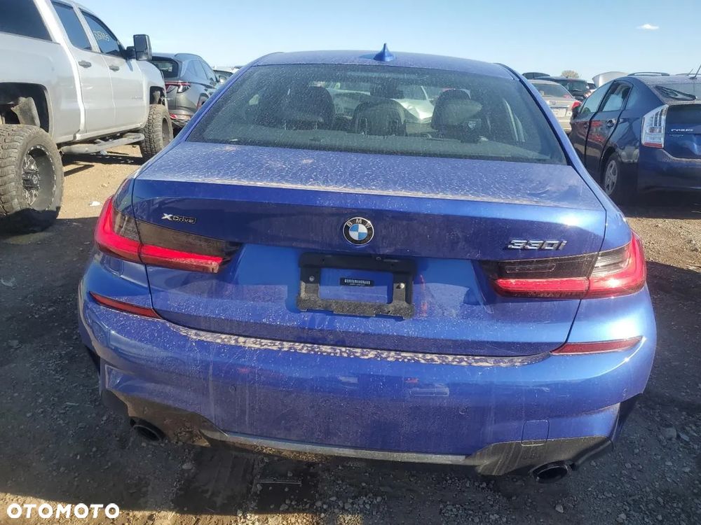 BMW Seria 3 330i xDrive M Sport - 10