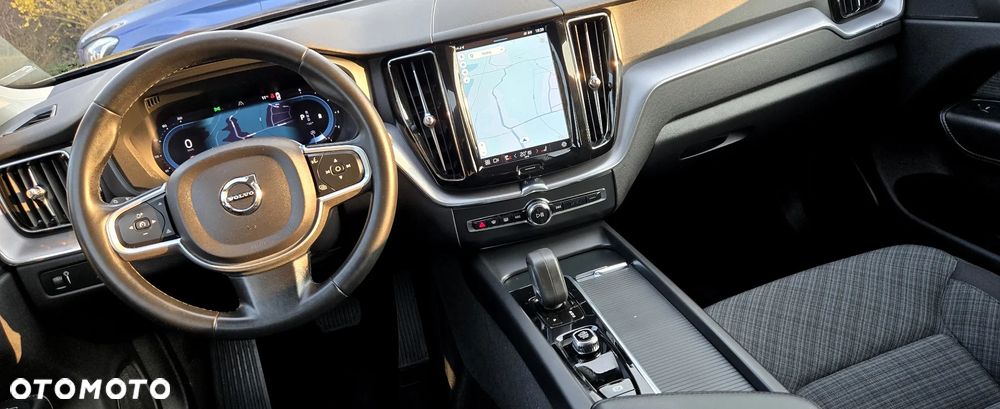 Volvo XC 60 B4 D Geartronic Momentum Pro - 32