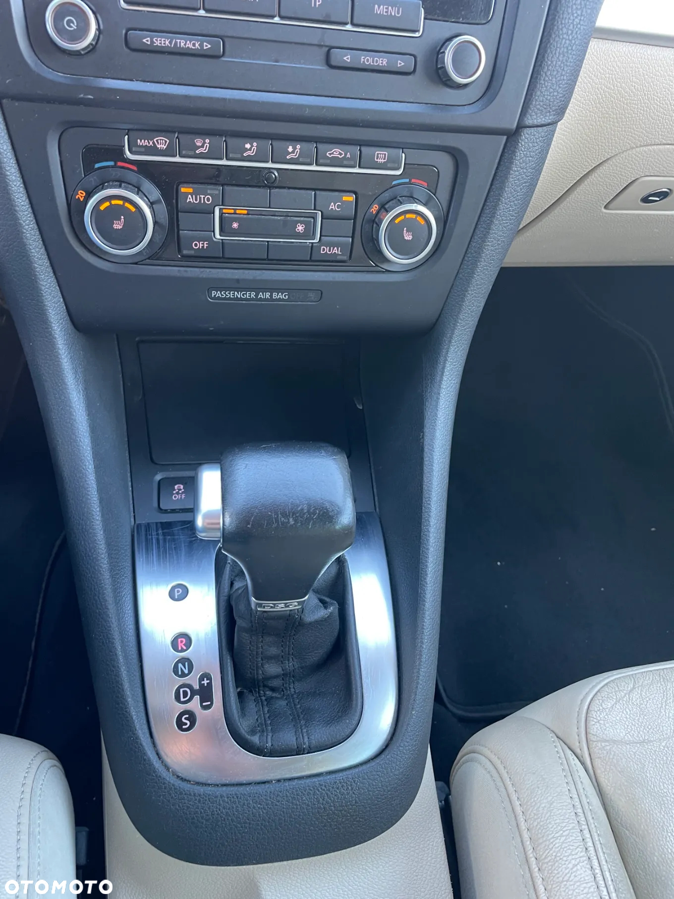 Volkswagen Golf 2.0 TDI DPF DSG Comfortline - 24