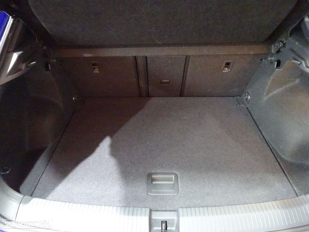 VW T-Roc 1.5 TSI R-Line DSG - 35