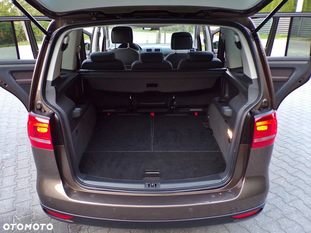 Volkswagen Touran 2.0 TDI DPF DSG Cross - 32