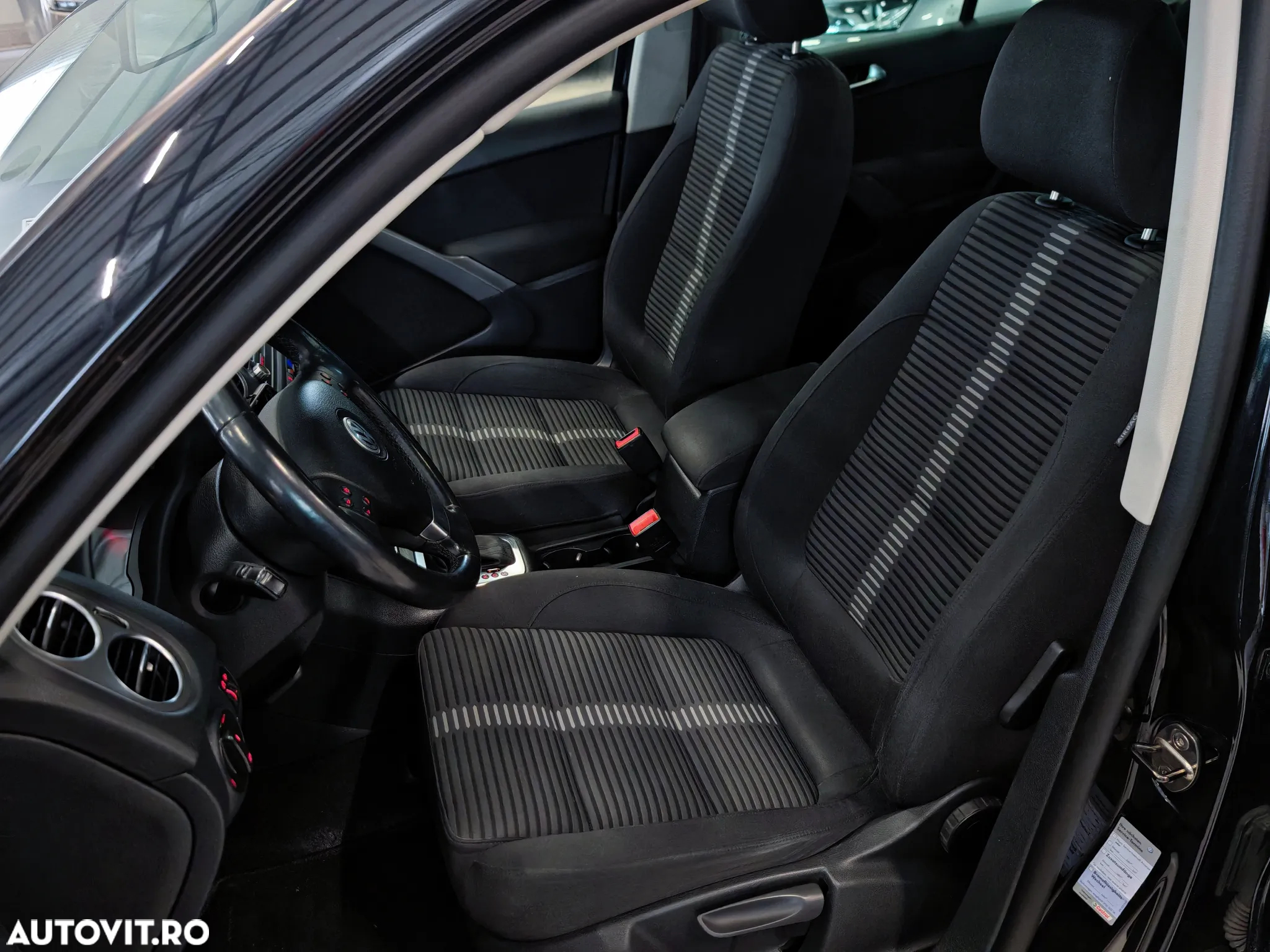 Volkswagen Tiguan 2.0 TDI 4Motion DSG Sport & Style - 10