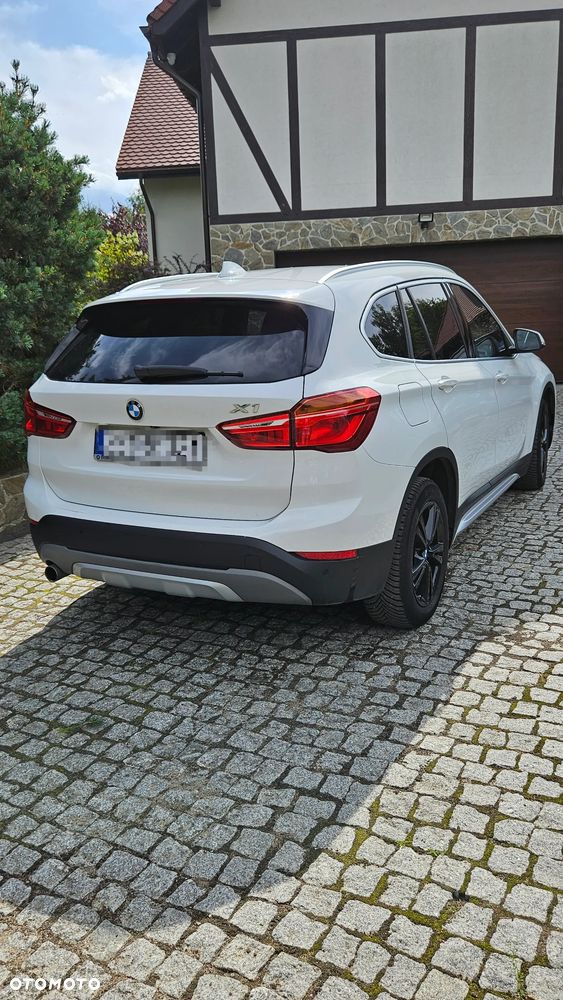 BMW X1 sDrive18i xLine - 9