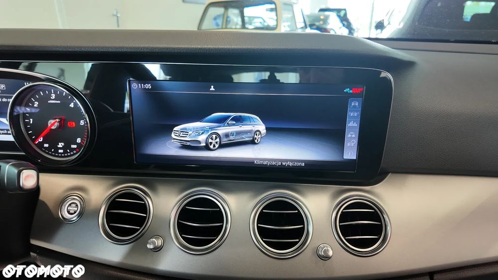 Mercedes-Benz Klasa E 220 d T 9G-TRONIC Avantgarde - 38