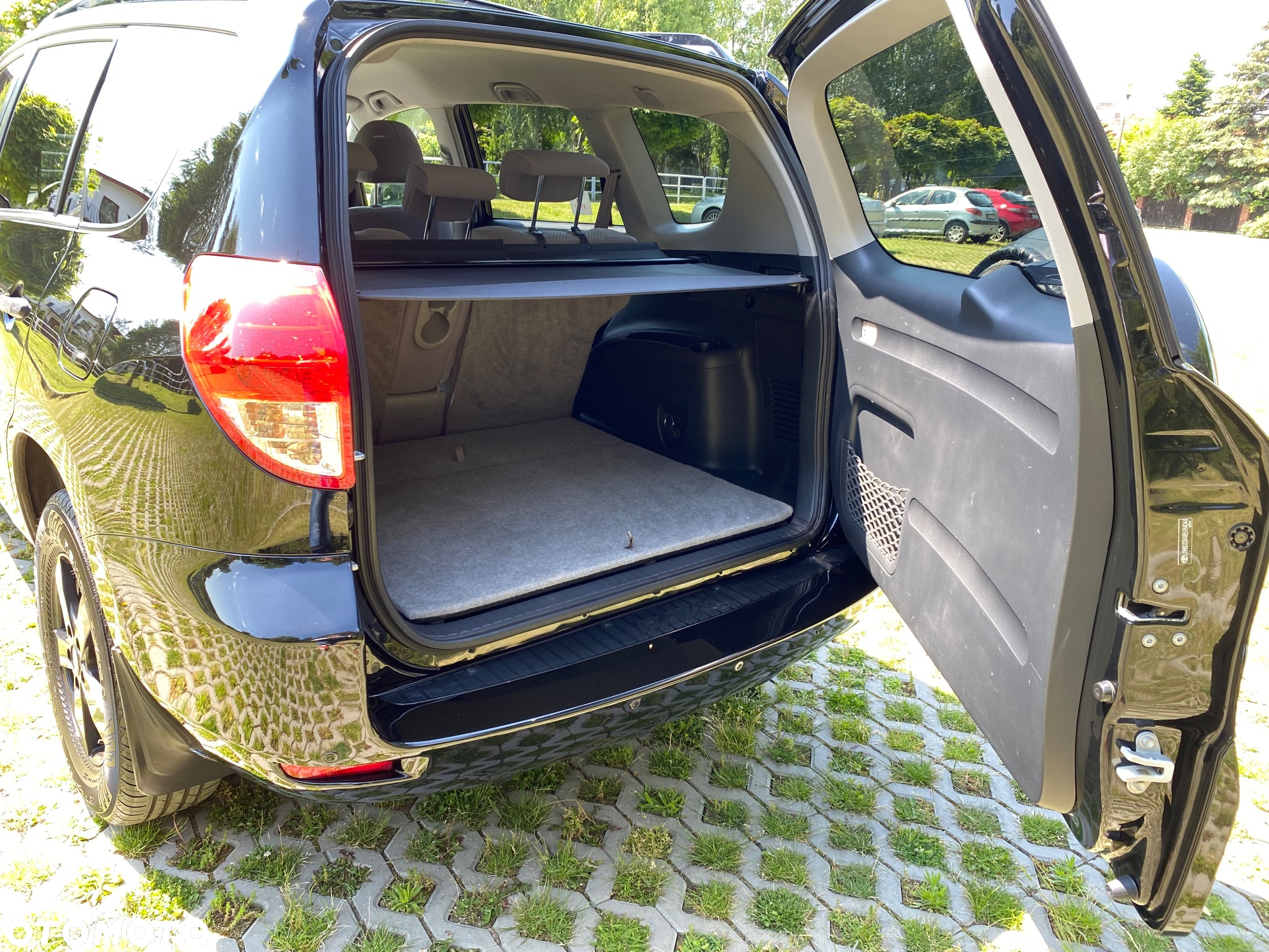 Toyota RAV4 - 10