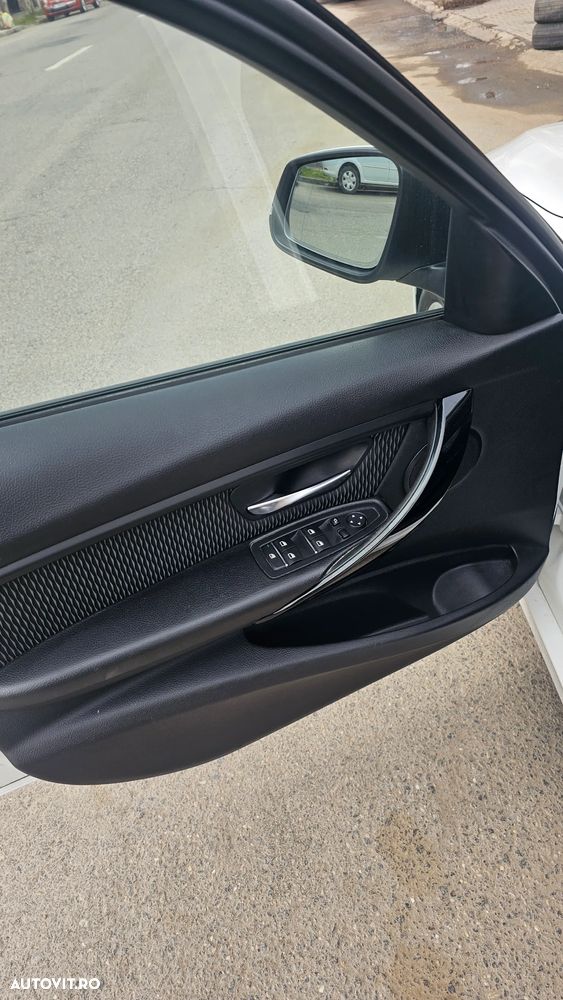 BMW Seria 3 320d Sport-Aut. Advantage - 8