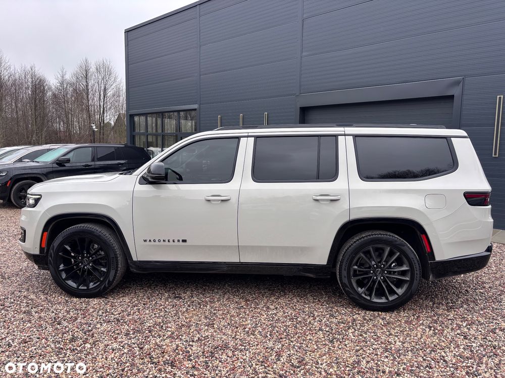 Jeep Wagoneer - 9