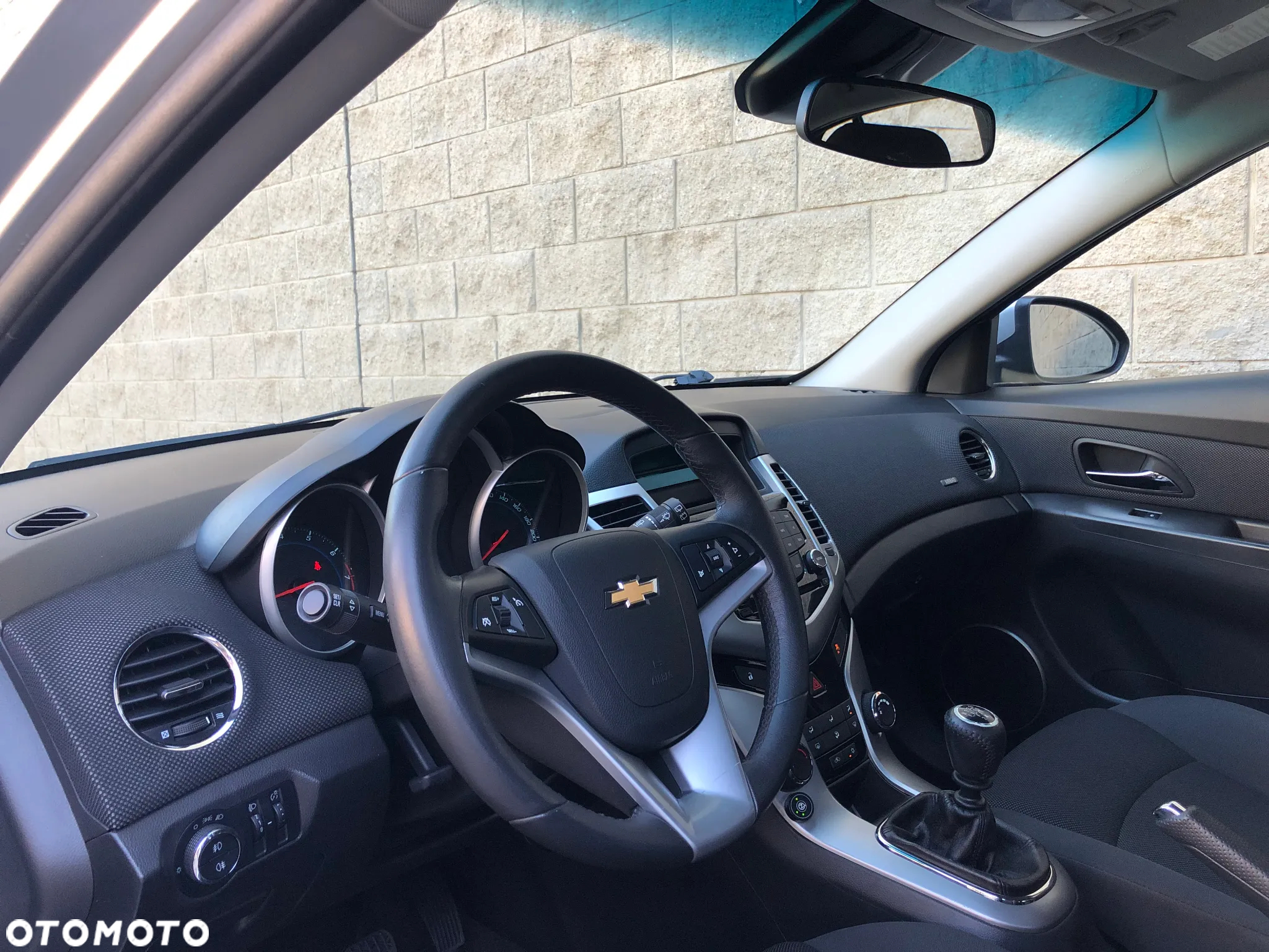 Chevrolet Cruze 1.6 LS - 18