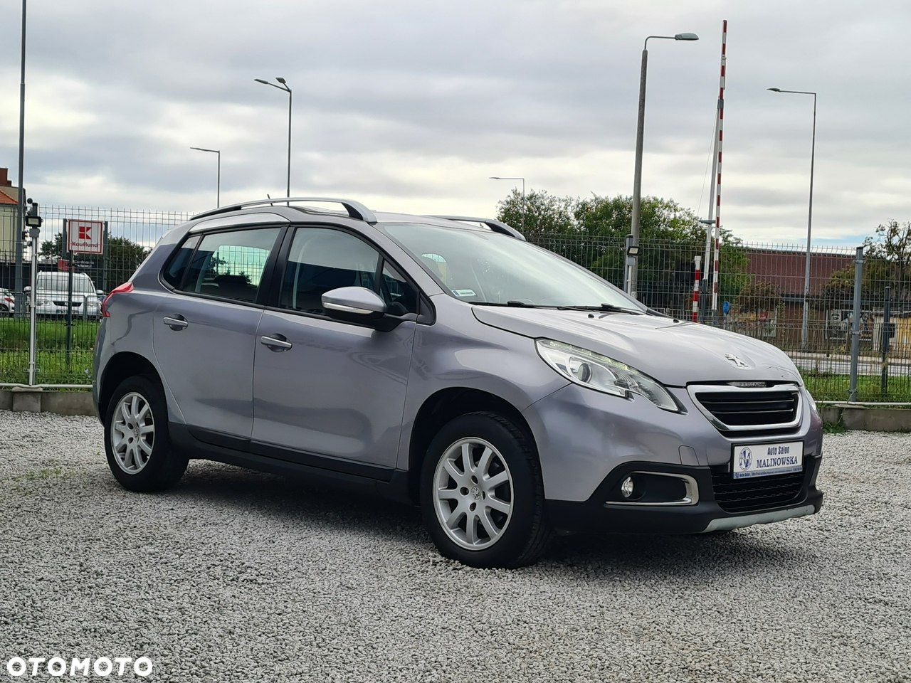 Peugeot 2008 1.6 e-HDi Active S&S - 8