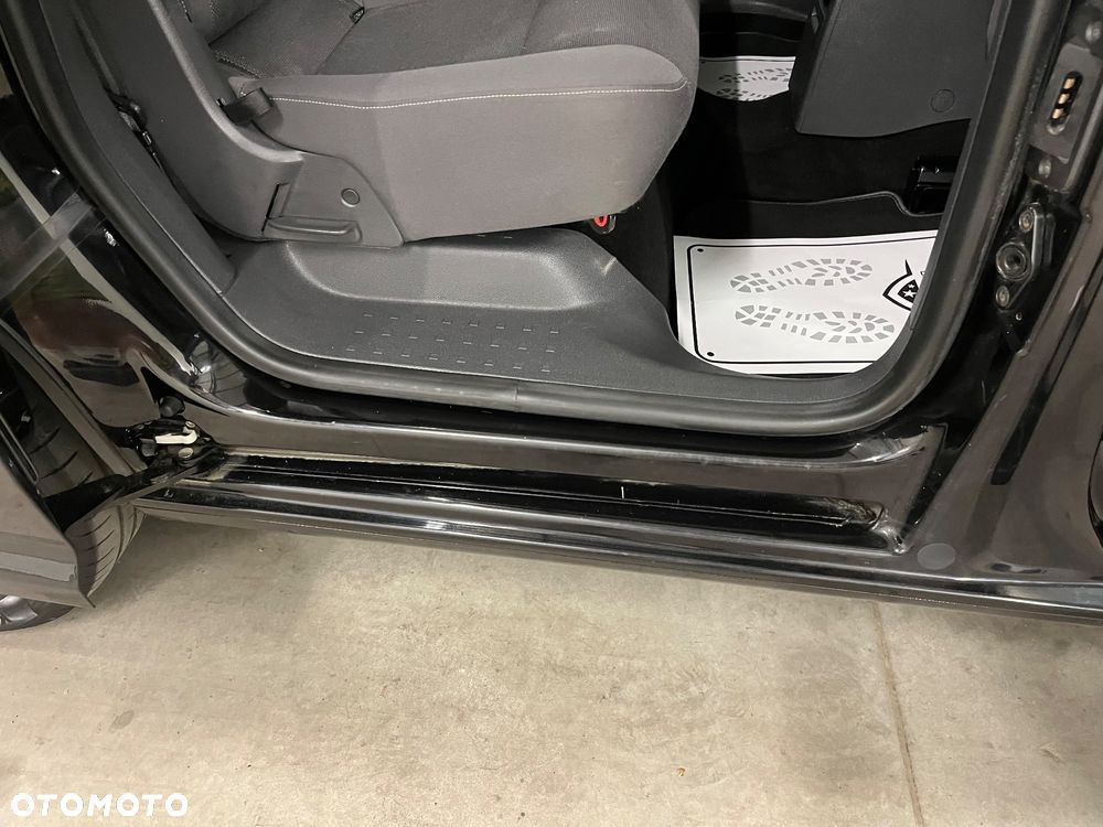 Volkswagen Caddy Highline - 23