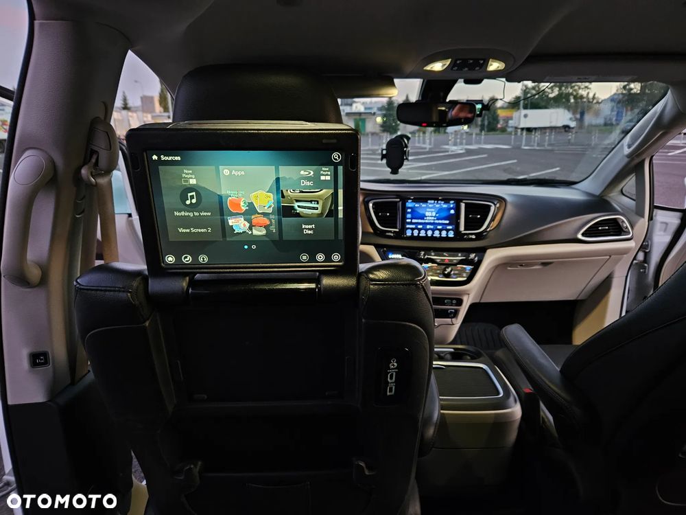 Chrysler Pacifica - 18