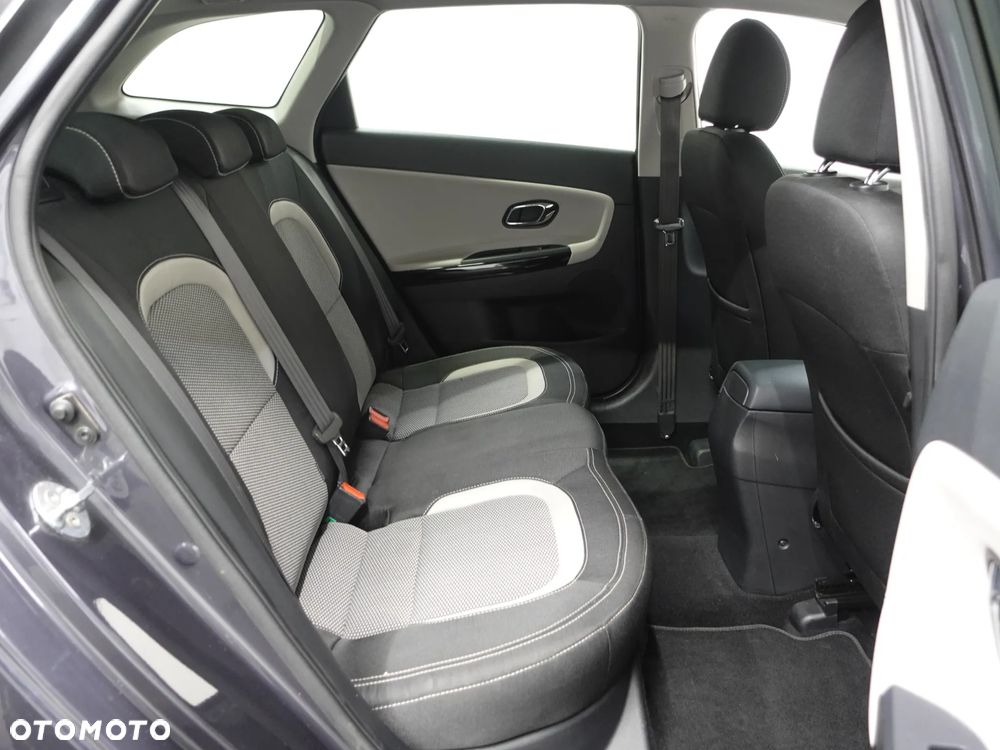 Kia Ceed 1.6 CRDi 136 DCT ISG Spirit - 25