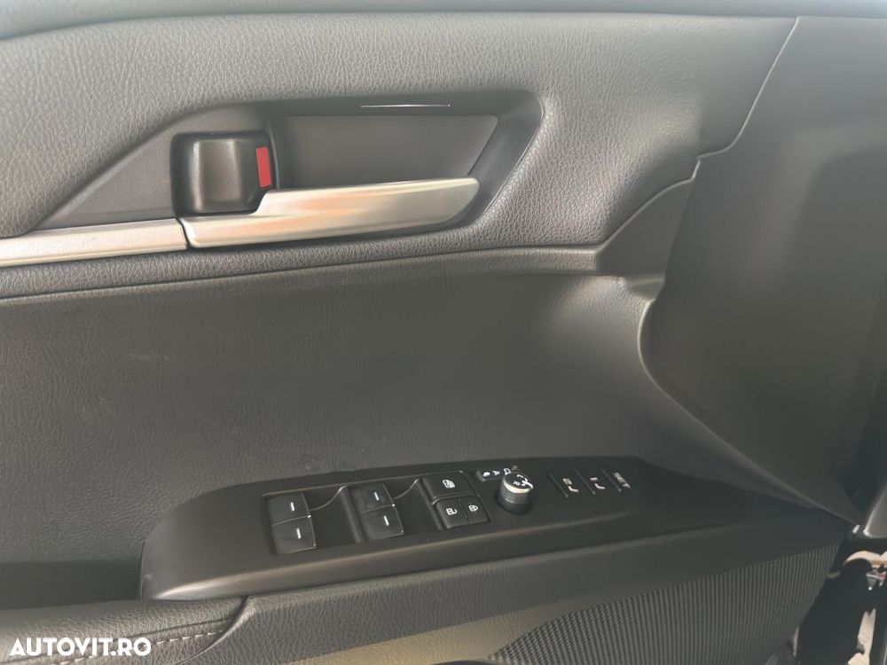 Toyota Camry 2.5 HEV Luxury - 10