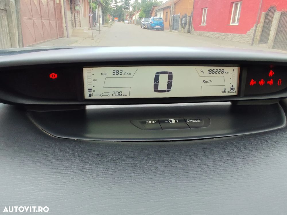 Citroën C4 1.6 HDI Style - 10