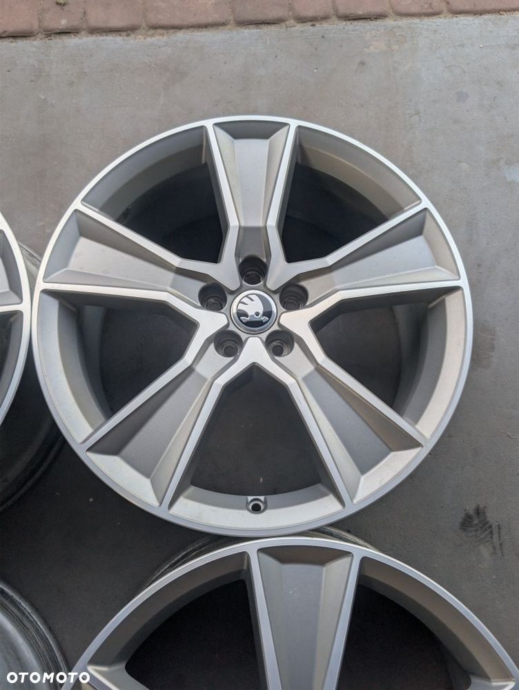 FELGI ALUMINIOWE Skoda 8" x 20" x 5x112 x 57,1 x ET39 - 3