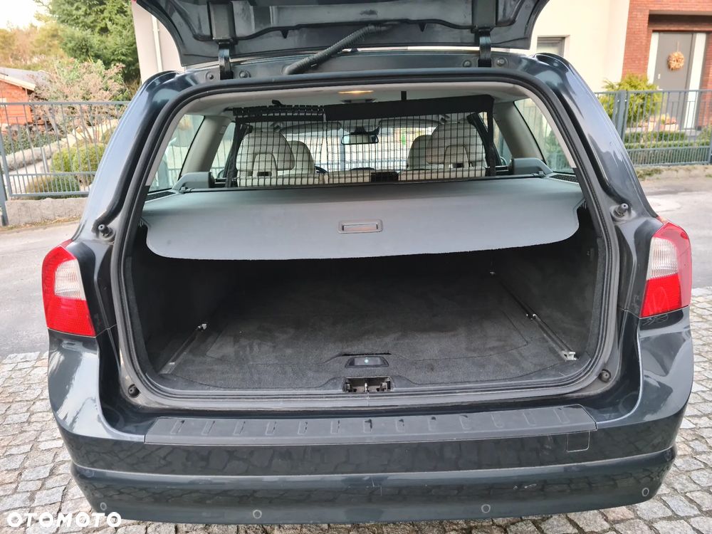 Volvo V70 D3 Momentum - 34