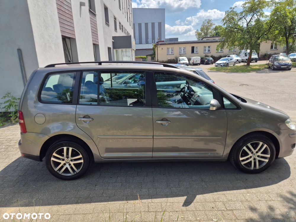 Volkswagen Touran 2.0 TDI DPF Trendline - 3