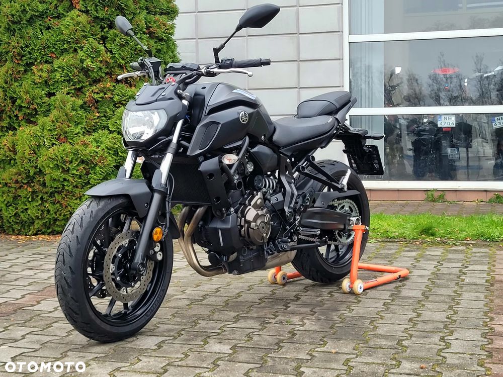 Yamaha MT - 24