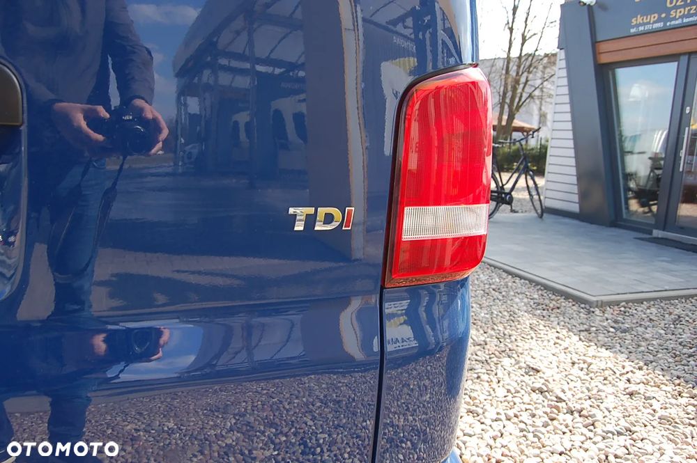 Volkswagen Caravelle - 31