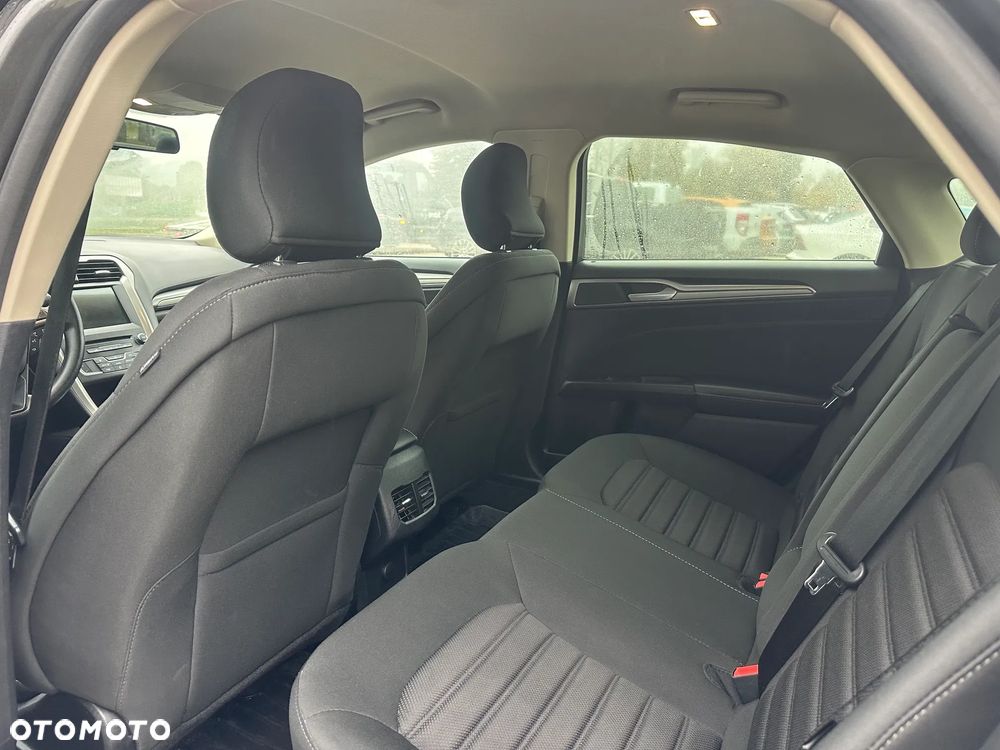 Ford Fusion - 9