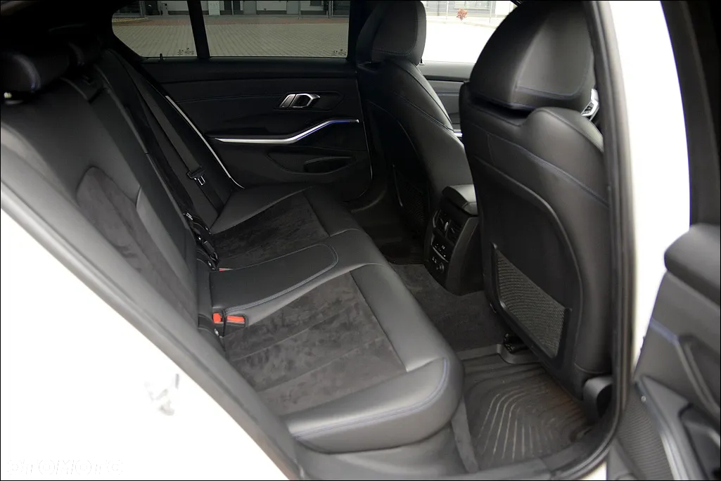 BMW Seria 3 320d xDrive M Sport sport - 23