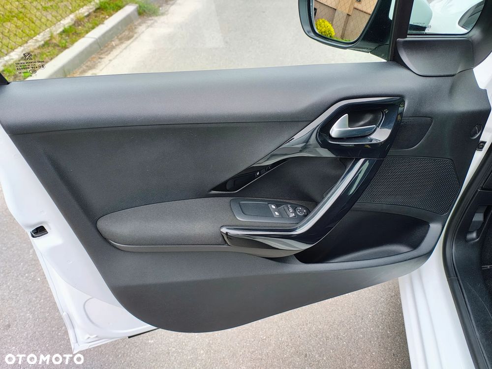 Peugeot 208 1.6 BlueHDi Active S&S - 15