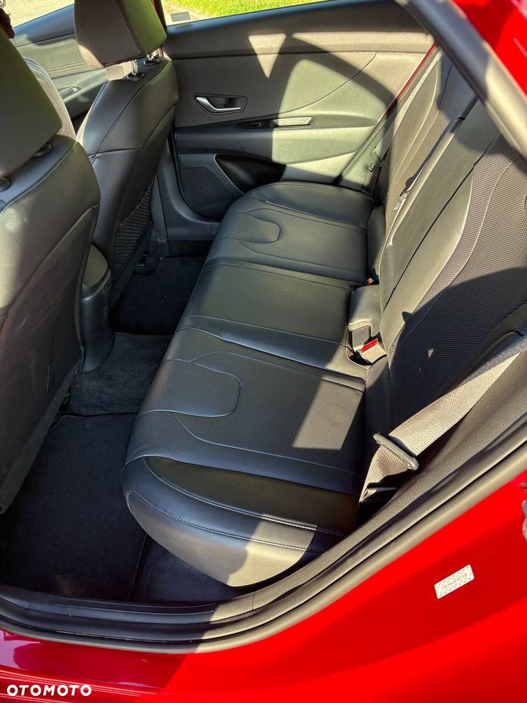 Hyundai Elantra - 12