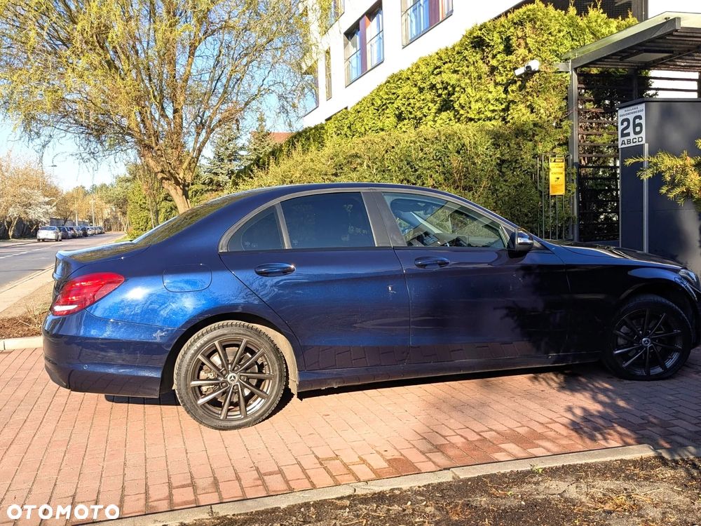 Mercedes-Benz Klasa C 180 CGI BlueEff Classic - 10
