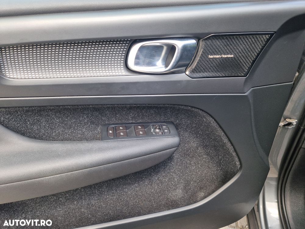 Volvo XC 40 T4 AWD Geartronic R-Design - 9