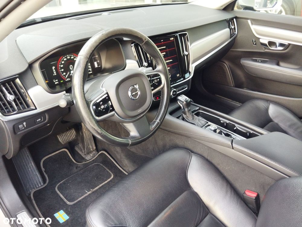Volvo V90 D5 SCR AWD Momentum - 9