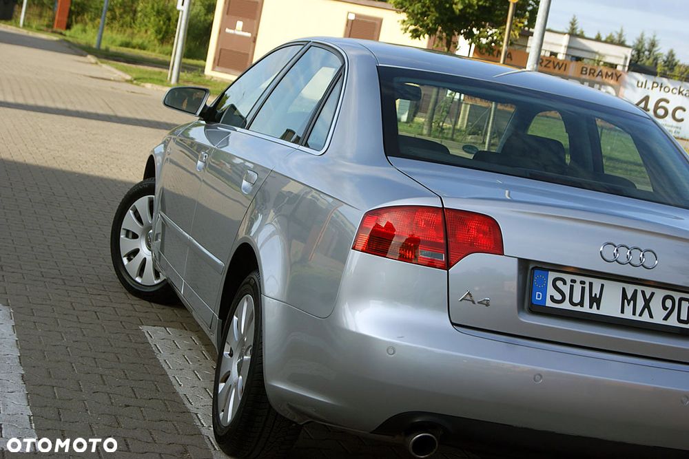 Audi A4 Limousine - 19