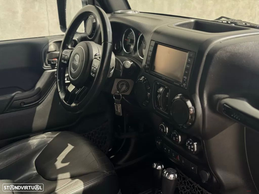 Jeep Wrangler Unlimited - 13