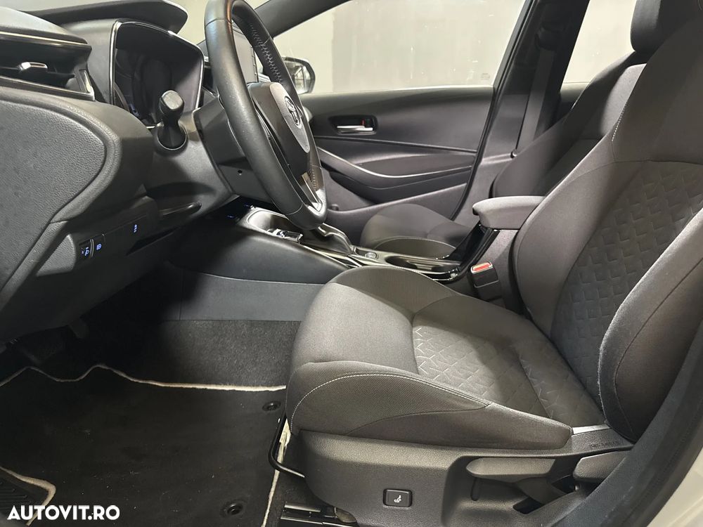 Toyota Corolla - 22