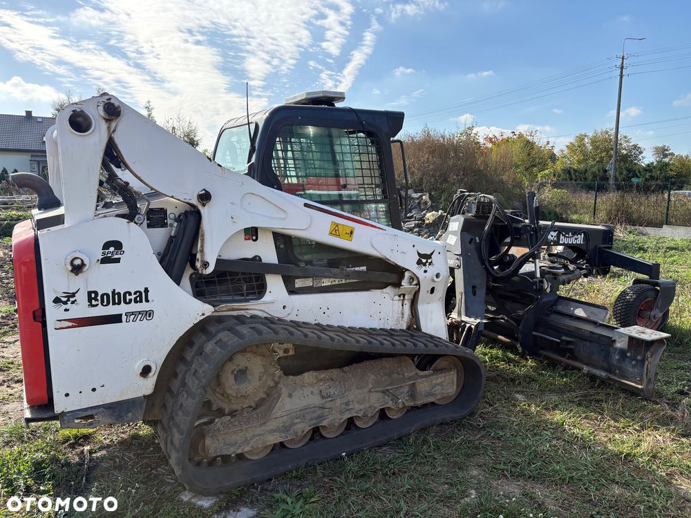 Bobcat T770 - 23