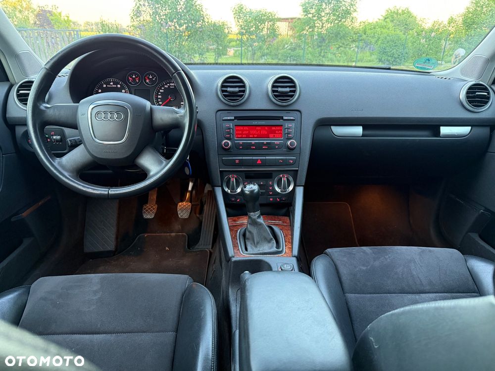Audi A3 Sportback 1.8 TFSI Ambiente - 7